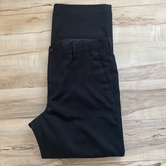 Kenneth Cole Reaction 36/30 Black Dress Pants. These are in perfect condition. - Picture 8 of 8